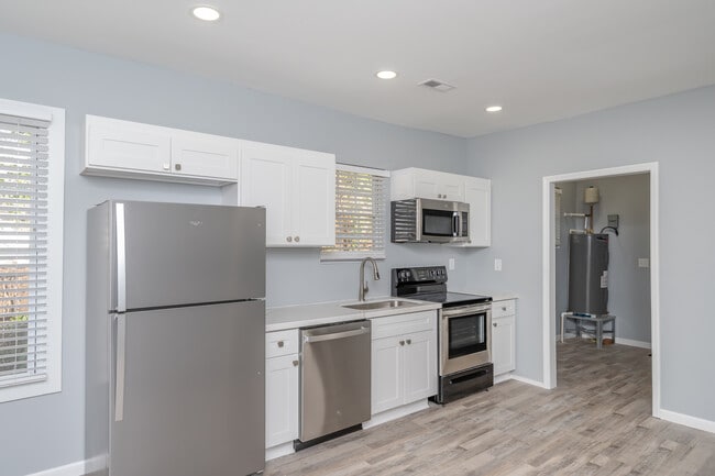 Photo - 206 Boundary Dr