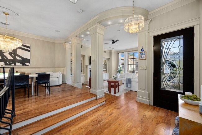 Photo - 1312 Crocker St