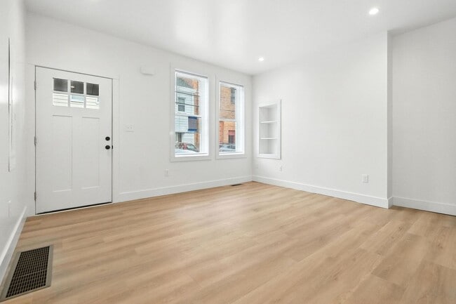 Photo - Downtown Sharpsburg New Remodel - 3 Bed, 2...