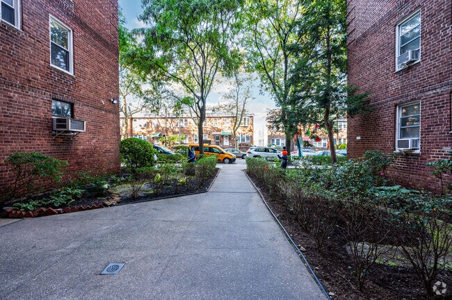 Photo - Sunnyhill Gardens