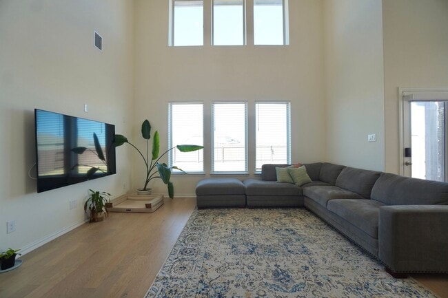 Photo - 208 Monteforte Rd