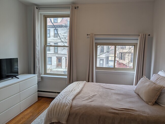 Photo - 15 University Rd Unit 25