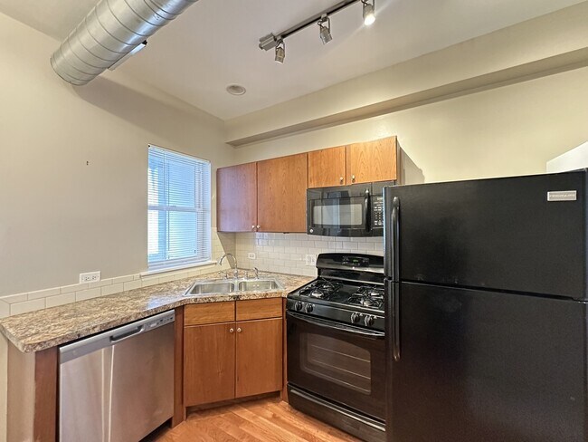 Photo - 678 N Orleans St Unit M02B