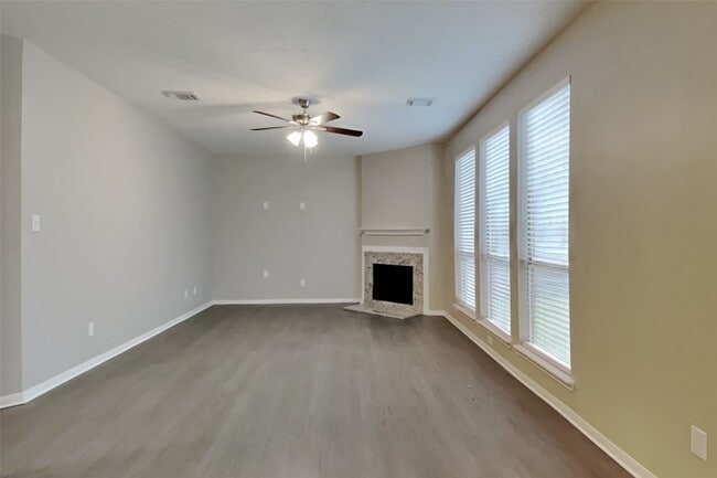 Photo - 131 Lissa Ln