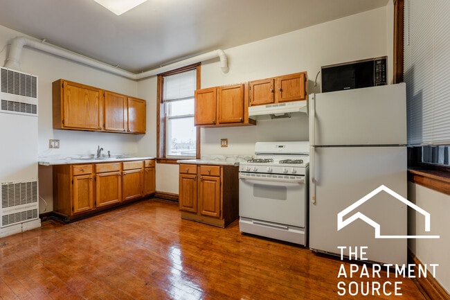 Building Photo - 2014 N Kedzie Ave Unit 2R Rental
