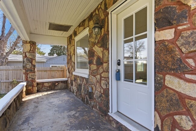 Photo - 1440 E Locust St