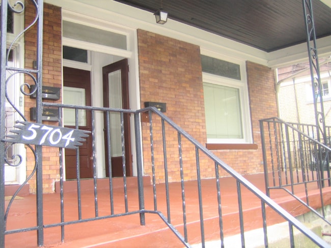 Photo - 5704 Darlington Rd Unidad 1st Flr