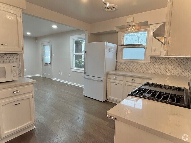 Open concept Kitchen-Living-Dining room - 820 Thirba St Rental