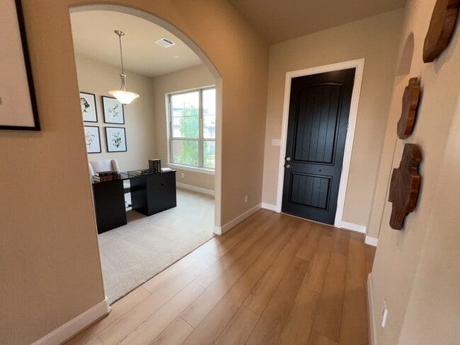 Photo - 5602 Caracara St