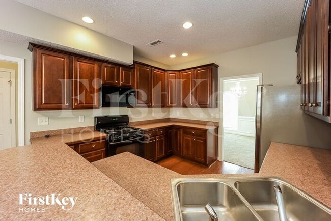 Photo - 333 Westhill Dr