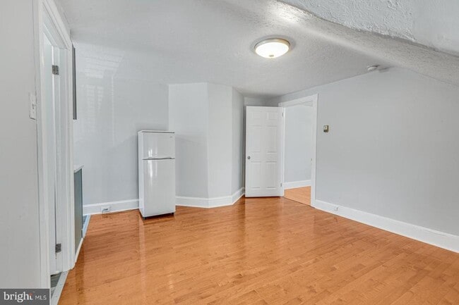 Photo - 158 Montgomery Ave Unit 3