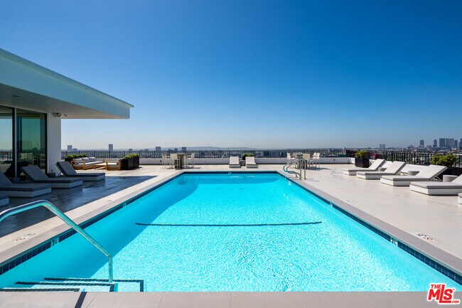 Photo - 1100 Alta Loma Rd Condo Unit 604