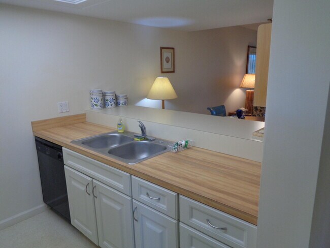Photo - 5527 NE Gulfstream Way