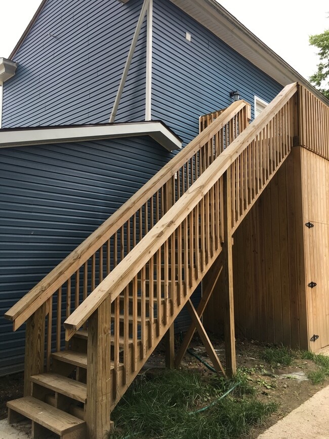 Photo - 621 E Chestnut St