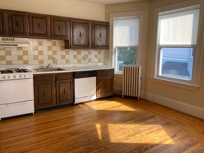 Robbins Street Residences - Robbins Street Residences Unit 80-2