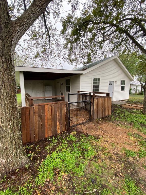 Photo - 125 E 2nd St