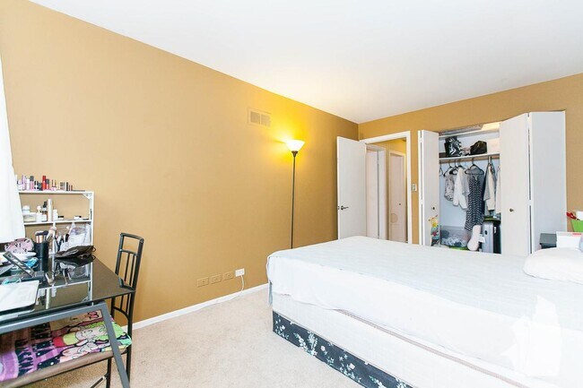 Photo - 3 bedroom in Chicago IL 60610 Condo Unit 311
