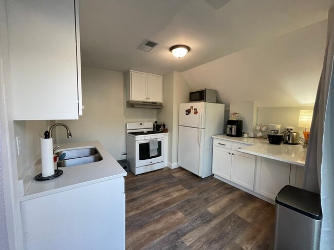 Photo - 3033 NE Tyler St