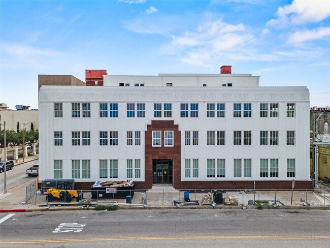 Photo - 2102 Mechanic St