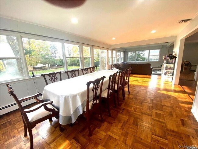 60 Grist Mill Ln