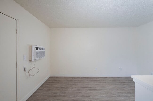 Photo - Aztec Pacific Apartments