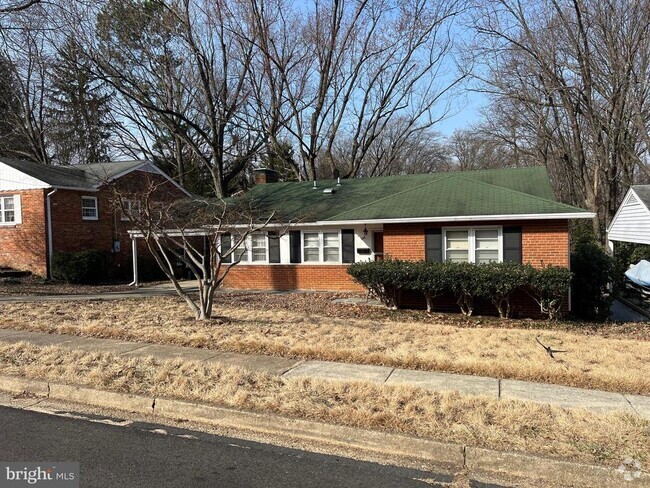 Building Photo - 668 S Illinois St Rental