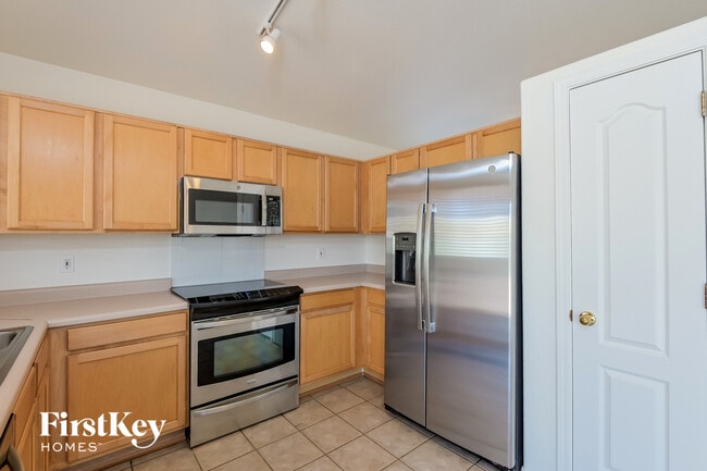 Photo - 3114 S Vaughn Dr