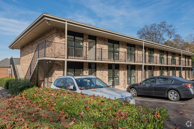 Building Photo - The Fairways Rental