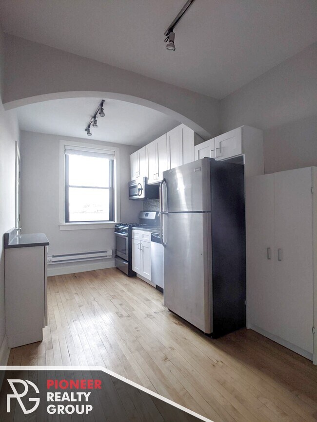 Photo - 2329 N Rockwell St Unit 2317.5-2A