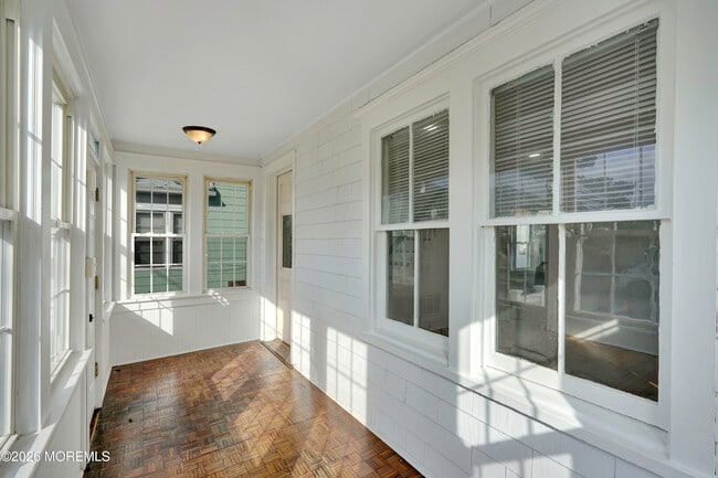 Photo - 52 Leonard St