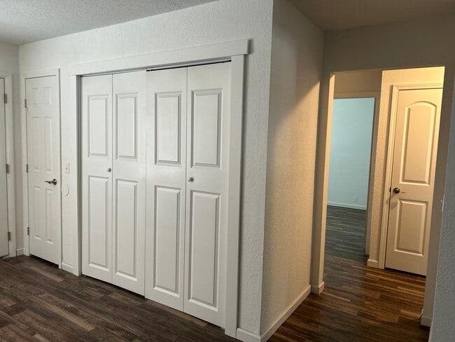Laudry - 211 Smith Rd Unit 211 B