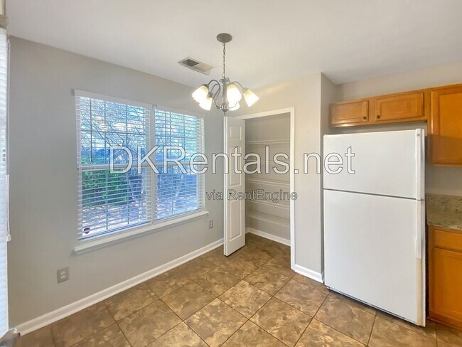 Photo - 2743 Lake Park Ridge W