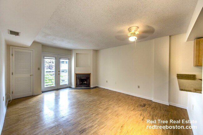 345 Franklin St Unit 406