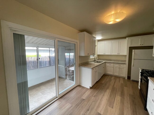 Photo - Large 5 bed 2 bath house