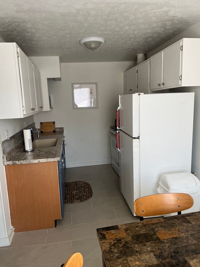 Photo - 233 S 4th St Unidad Apt A