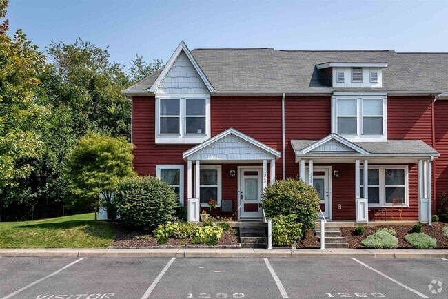 Building Photo - Updated 3 Bedroom 2.5Bath Townhouse in Har...