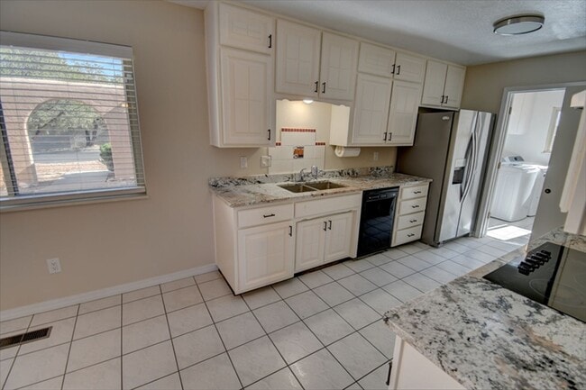Photo - 13208 Blue Corn Maiden Trail NE
