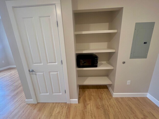 Photo - Putnam Winslow– $1,020 – 1 Bathroom Studio, 325 SQ.FT. – UTILITIES INCLUDED, Available Immediately Unit 301