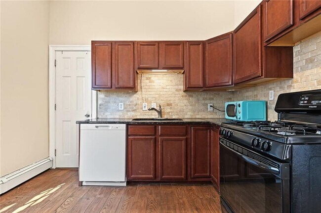 40 Bowen St Unit 1