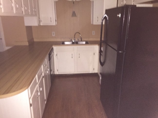 Photo - Fifth Avenue Apartments