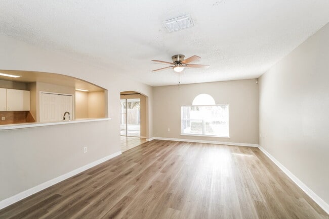 Photo - 5840 Lake Front Dr
