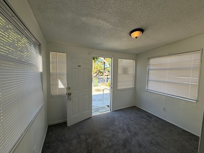 Photo - 1762 32nd St