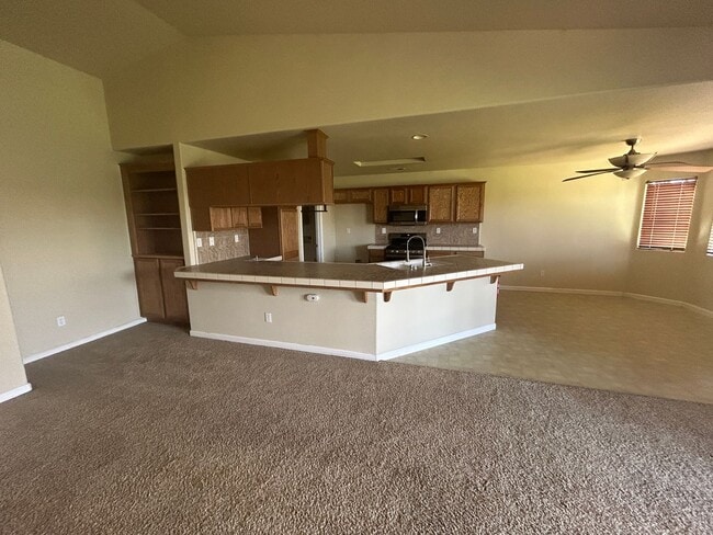 Photo - 4 bedrooms with Solar in North Hanford