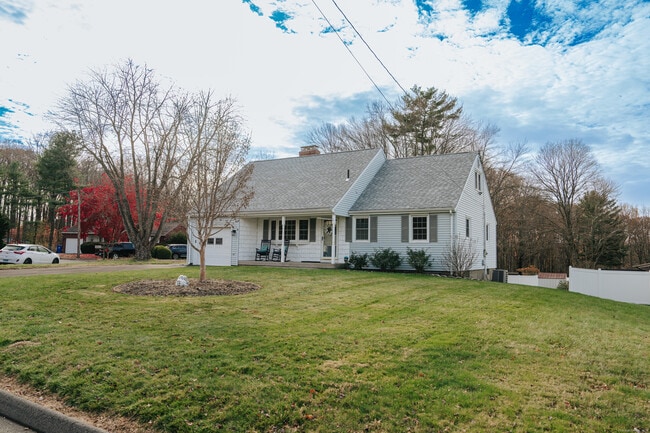 Building Photo - 15 Great Oak Ln