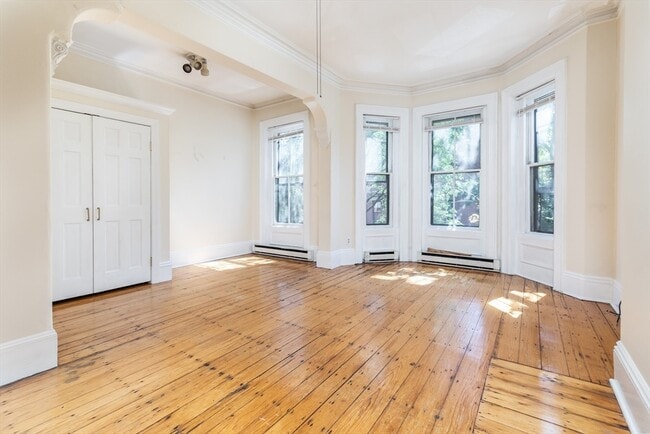 Building Photo - 75 Chandler St Unit 5 Rental