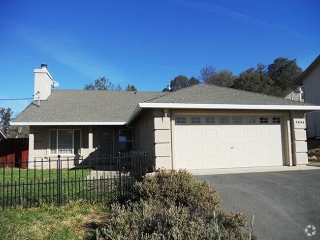 Building Photo - Close to Lake Tulloch Rental