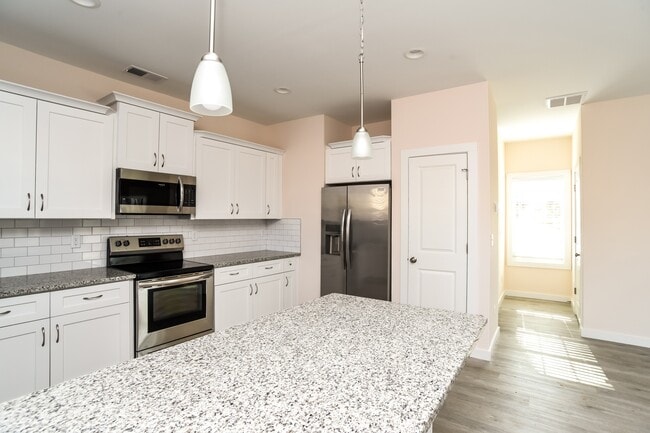 Photo - 608 E Texas Ave