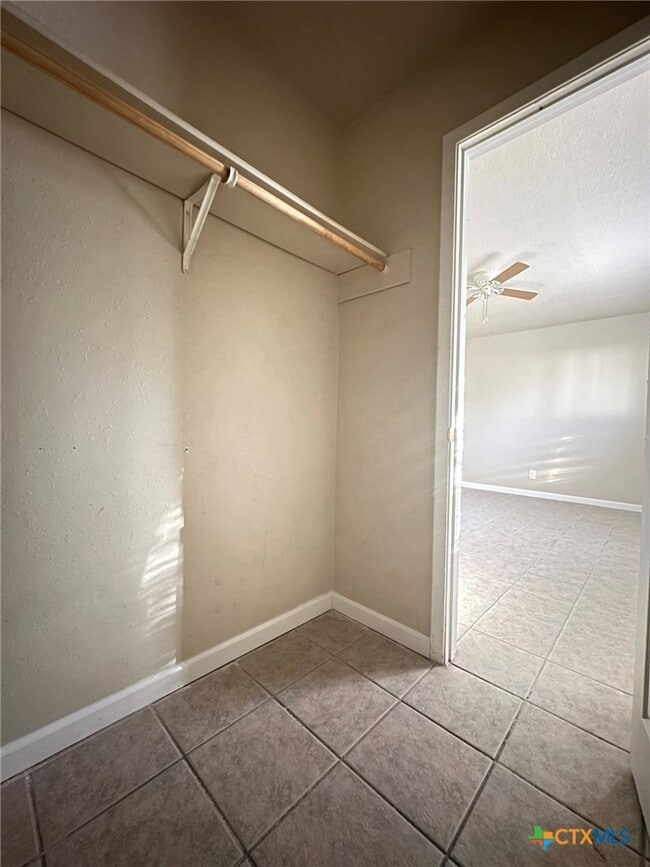 Building Photo - 607 N 20th St Unit 103