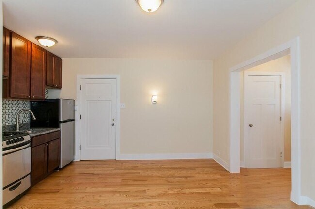 Photo - 4546 N Damen Ave Unidad 207