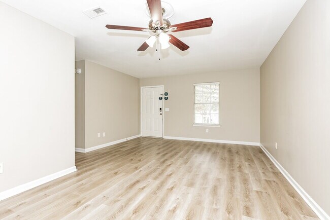 Photo - 141 Bill Stewart Blvd